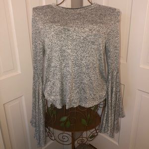 NEW WITH TAGS! Women’s super cozy top!